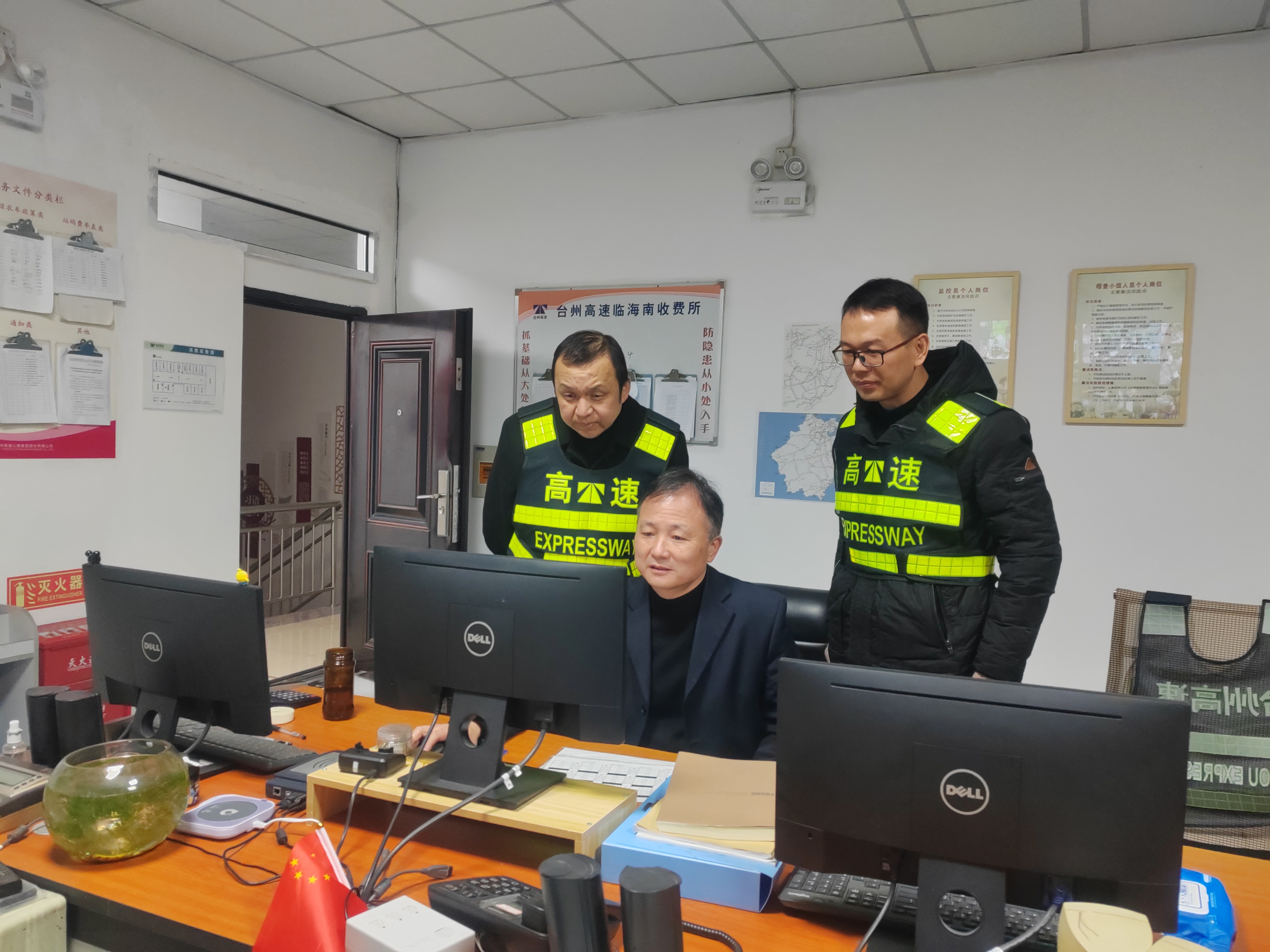 1707190616932618.jpg 3.各收費(fèi)所紀(jì)律檢查.jpg